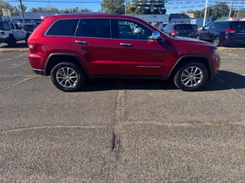 More photos of 2015 Jeep Grand Cherokee Limited at Ironton Automotive, OH