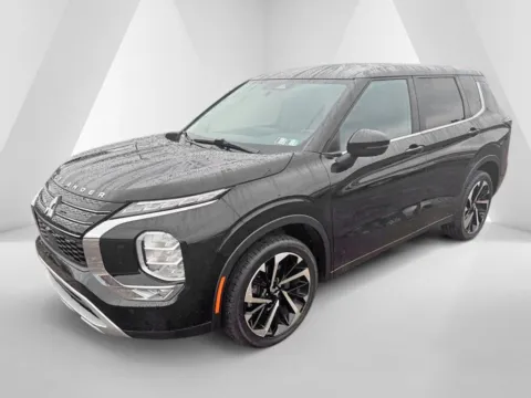 More photos of 2024 Mitsubishi Outlander SE Black Edition w/Pano Roof at Ironton Automotive, OH
