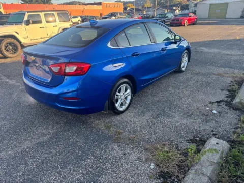 More photos of 2018 Chevrolet Cruze LT at Ironton Automotive, OH