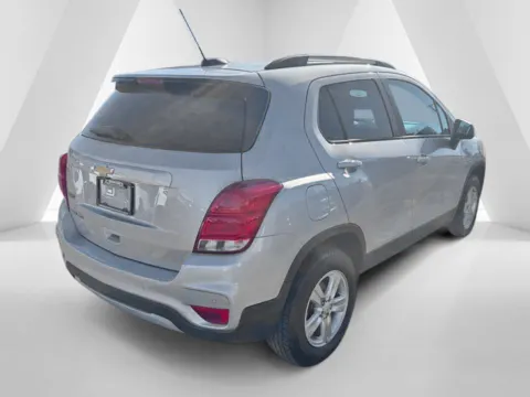 More photos of 2022 Chevrolet Trax LT at Ironton Automotive, OH