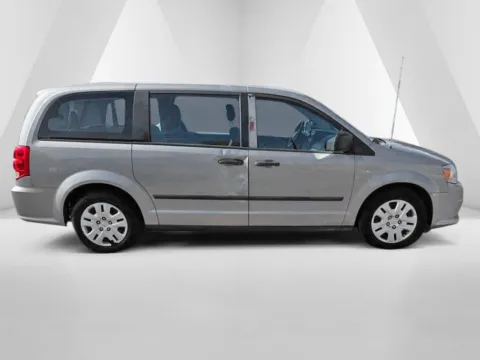 More photos of 2015 Dodge Grand Caravan AVP at Ironton Automotive, OH