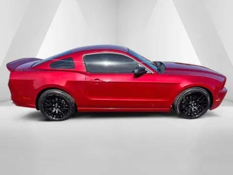 More photos of 2013 Ford Mustang V6 at Ironton Automotive, OH