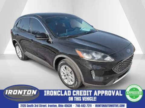 Black 2020 Ford Escape SE for sale in Ironton, OH