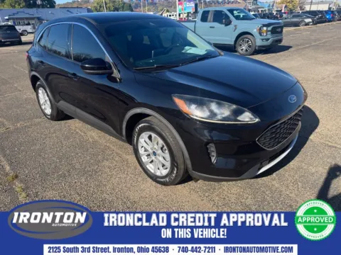 Black 2020 Ford Escape SE for sale in Ironton, OH
