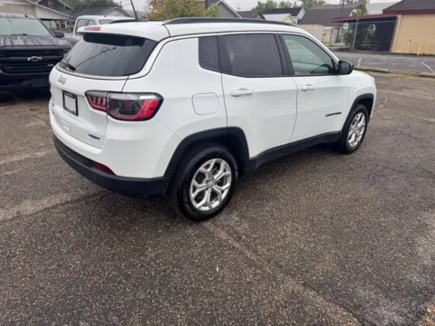More photos of 2024 Jeep Compass Latitude at Ironton Automotive, OH