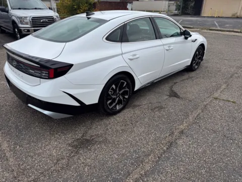 More photos of 2025 Hyundai Sonata SEL at Ironton Automotive, OH