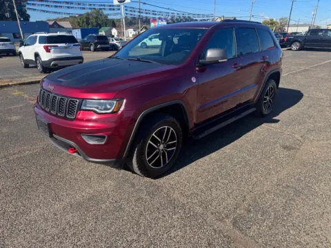 Another view of 2017 Jeep Grand Cherokee Trailhawk for sale in Ironton, OH at Ironton Automotive