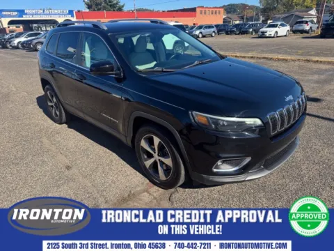 Black 2019 Jeep Cherokee Limited for sale in Ironton, OH