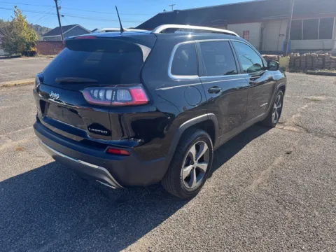 More photos of 2019 Jeep Cherokee Limited at Ironton Automotive, OH