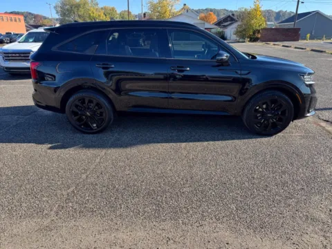 More photos of 2022 Kia Sorento SX at Ironton Automotive, OH