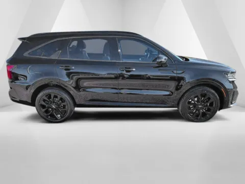 More photos of 2022 Kia Sorento SX at Ironton Automotive, OH