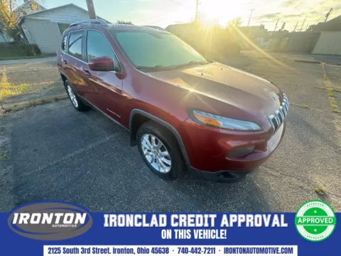 Red 2016 Jeep Cherokee Limited for sale in Ironton, OH