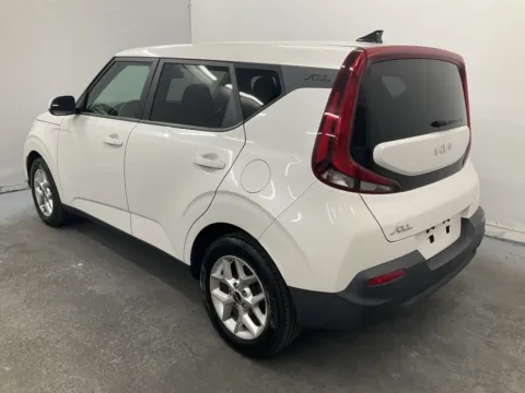 More photos of 2022 Kia Soul LX at Ironton Automotive, OH