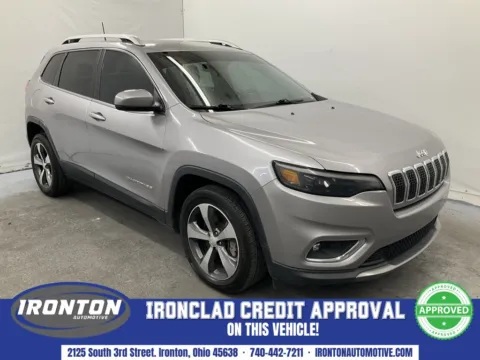 Silver 2019 Jeep Cherokee Limited for sale in Ironton, OH