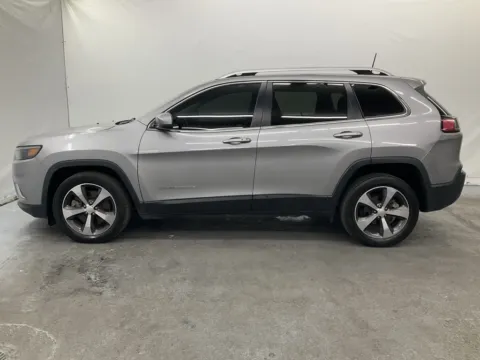 More photos of 2019 Jeep Cherokee Limited at Ironton Automotive, OH