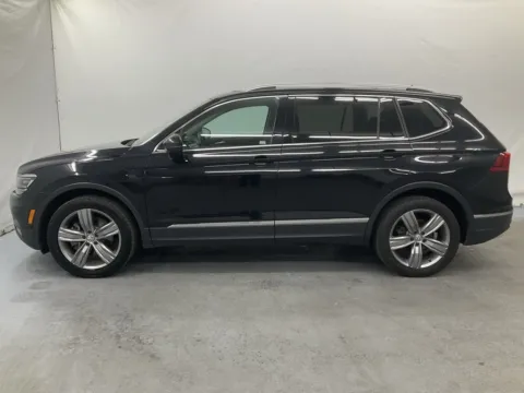 More photos of 2018 Volkswagen Tiguan 2.0T SEL Premium at Ironton Automotive, OH