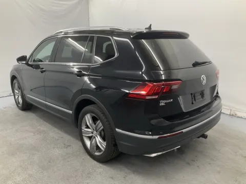 More photos of 2018 Volkswagen Tiguan 2.0T SEL Premium at Ironton Automotive, OH