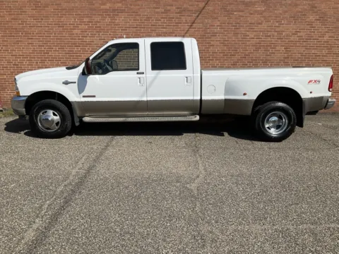 More photos of 2004 Ford F-350SD King Ranch at Ironton Automotive, OH