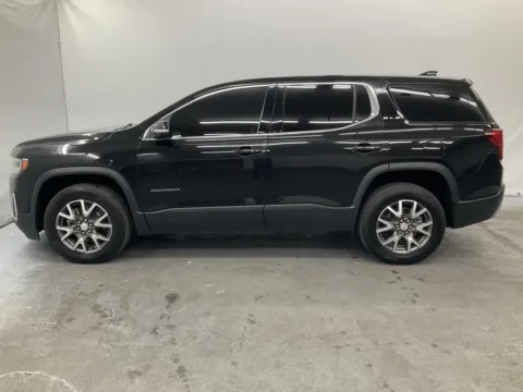More photos of 2022 GMC Acadia SLE at Ironton Automotive, OH