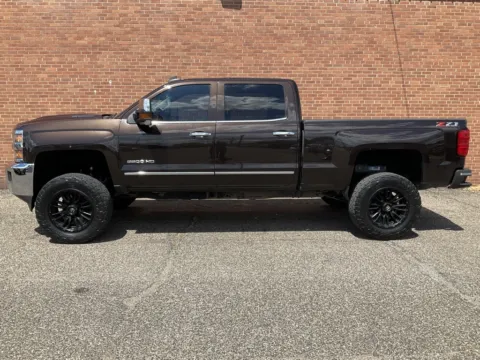 More photos of 2018 Chevrolet Silverado 2500HD LTZ at Ironton Automotive, OH