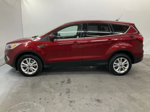 More photos of 2019 Ford Escape SE at Ironton Automotive, OH
