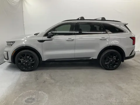 More photos of 2022 Kia Sorento SX at Ironton Automotive, OH