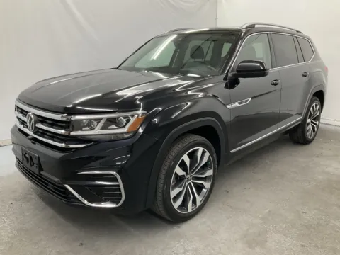 Another view of 2022 Volkswagen Atlas 3.6L V6 SEL Premium R-Line for sale in Ironton, OH at Ironton Automotive