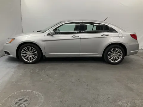 More photos of 2012 Chrysler 200 Limited at Ironton Automotive, OH