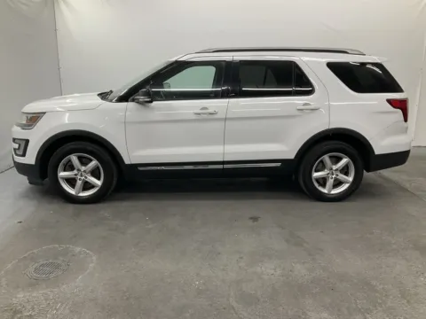More photos of 2017 Ford Explorer XLT at Ironton Automotive, OH