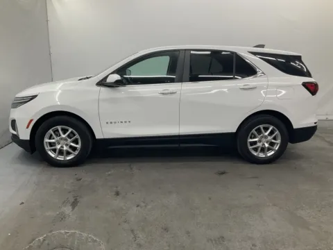 More photos of 2022 Chevrolet Equinox LT at Ironton Automotive, OH