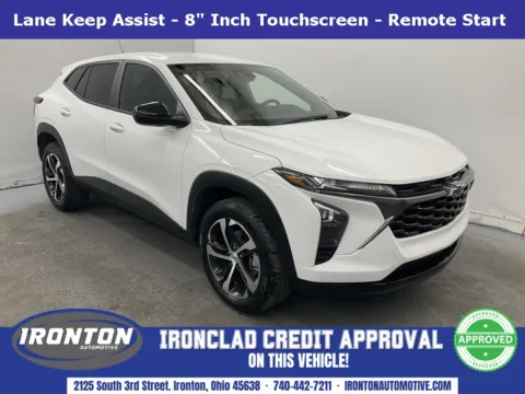 White 2025 Chevrolet Trax 1RS for sale in Ironton, OH