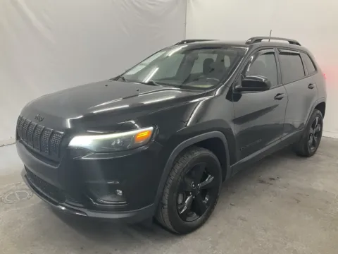 Another view of 2019 Jeep Cherokee Altitude for sale in Ironton, OH at Ironton Automotive