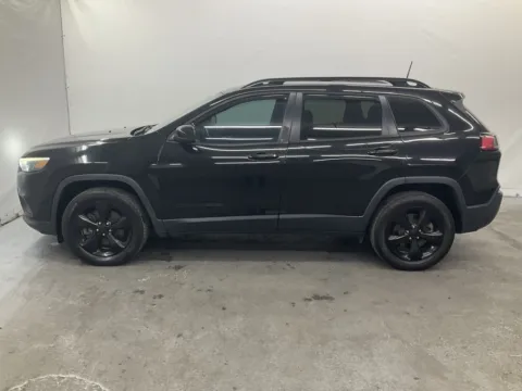 More photos of 2019 Jeep Cherokee Altitude at Ironton Automotive, OH