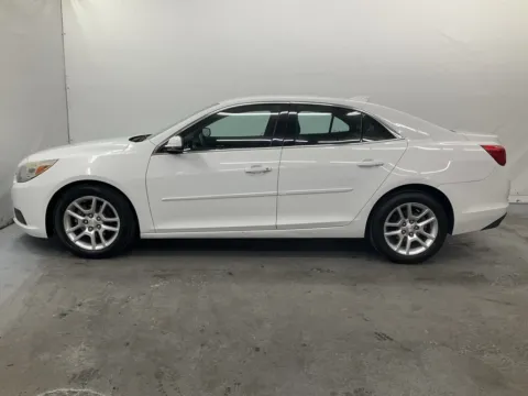 More photos of 2015 Chevrolet Malibu LT at Ironton Automotive, OH