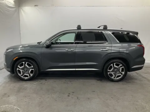 More photos of 2023 Hyundai Palisade Limited at Ironton Automotive, OH