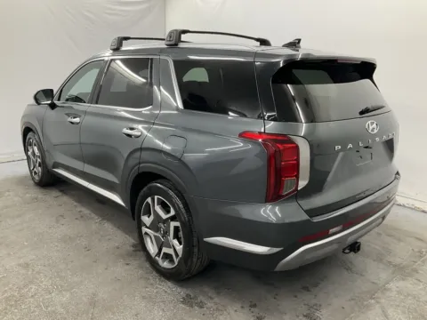 More photos of 2023 Hyundai Palisade Limited at Ironton Automotive, OH