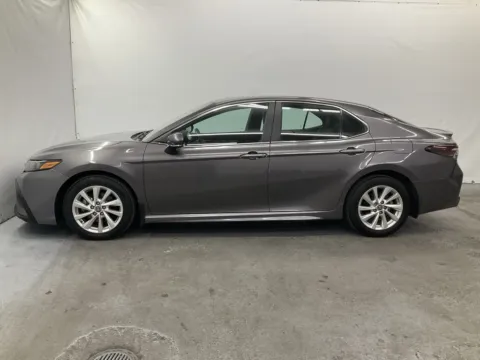 More photos of 2023 Toyota Camry SE at Ironton Automotive, OH