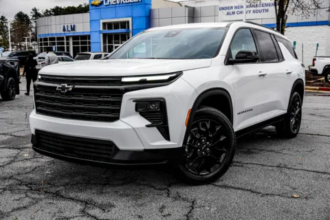 Photos of 2026 Chevrolet Traverse LT for sale in Union City, GA at ALM Chevrolet South