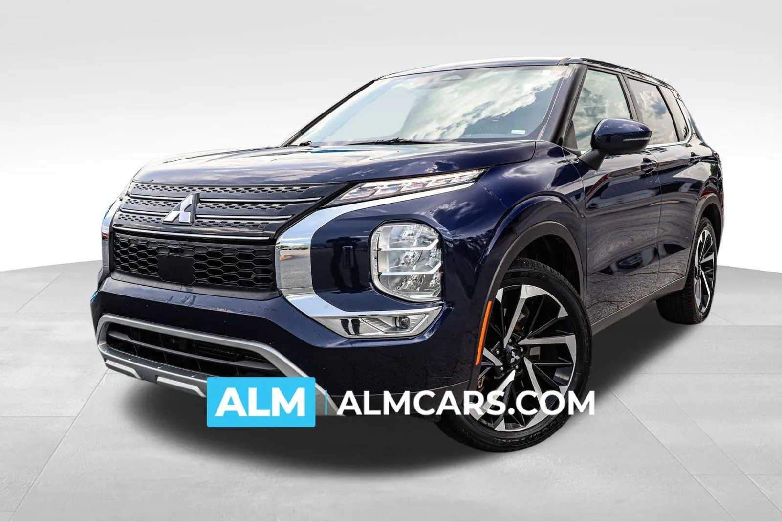 Blue 2023 Mitsubishi Outlander SE for sale in Union City, GA