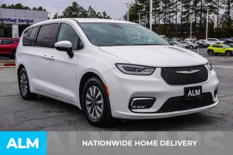 More photos of 2023 Chrysler Pacifica Hybrid Touring L at ALM Chevrolet South, GA