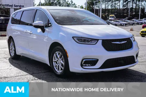 More photos of 2023 Chrysler Pacifica Touring L at ALM Chevrolet South, GA