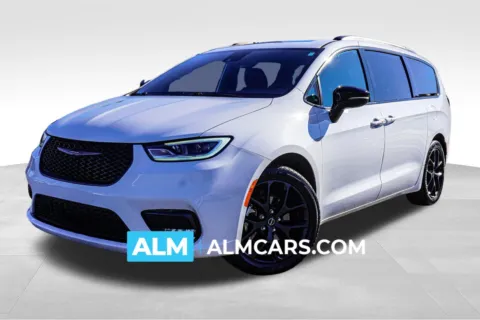 White 2025 Chrysler Pacifica Limited for sale in Union City, GA