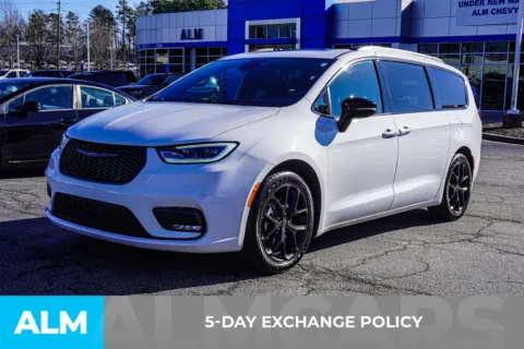 More photos of 2025 Chrysler Pacifica Limited at ALM Chevrolet South, GA
