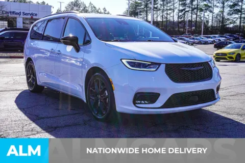 More photos of 2025 Chrysler Pacifica Limited at ALM Chevrolet South, GA