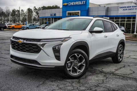 Photos of 2025 Chevrolet Trax LT for sale in Union City, GA at ALM Chevrolet South