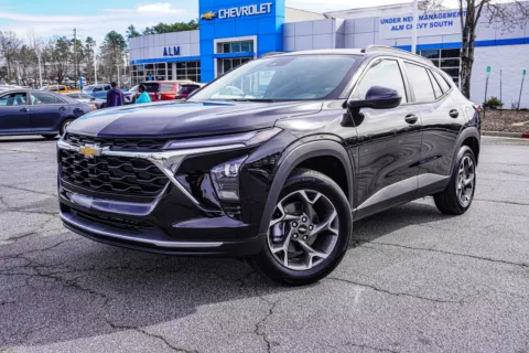 Photos of 2025 Chevrolet Trax LT for sale in Union City, GA at ALM Chevrolet South