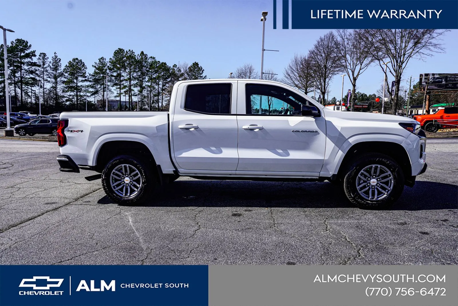 2025 Chevrolet Colorado LT - Photo 10