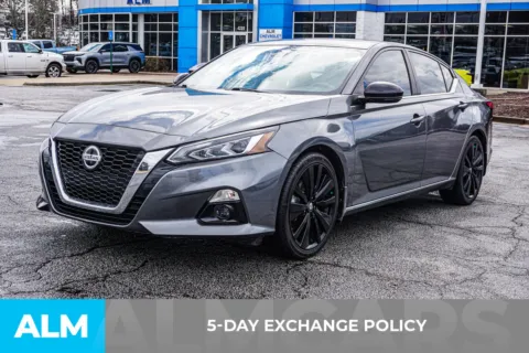 More photos of 2022 Nissan Altima 2.5 SR at ALM Chevrolet South, GA