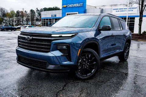 Photos of 2026 Chevrolet Traverse LT for sale in Union City, GA at ALM Chevrolet South