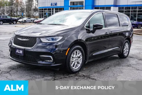 More photos of 2024 Chrysler Pacifica Touring L at ALM Chevrolet South, GA